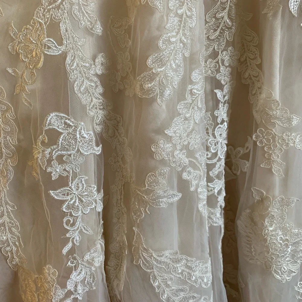 Wedding dress. Size US 10. - Picture 9 of 14